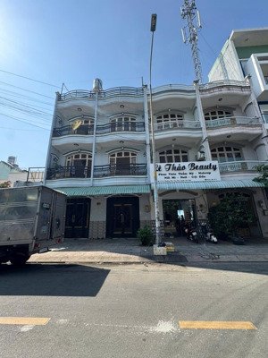 mặt tiền lê lư - dt 8m x 8m - công nhận 62,10m2 - 3,5 tầng nhà phù hợp vừa ở vừa cho thuê