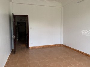 cho thuê nhà 55m2 mặt phố nguyễn hữu thọ, linh đàm