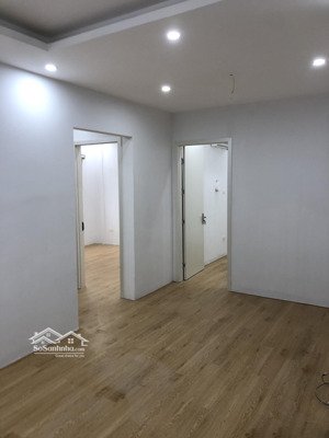 cho thuê nhà nam trung yên 56m2