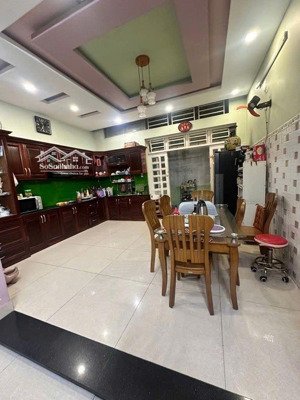 nhà 4 tầng đường lê thị riêng phường thới an, q12, dt 90m2(5mx18m) đường 10m 8,5tỷ.