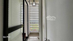 chuyển nhượng căn 1pn 1wc view công viên, emasi, thương mại. sẵn hđ thuê 1 năm. liên hệ xem nhà