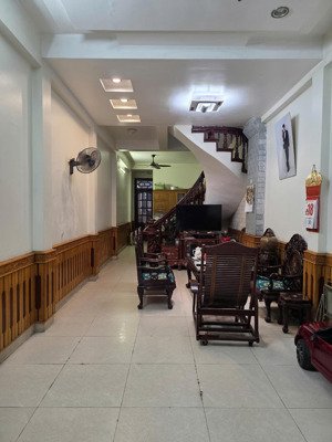 bán nhà giải phóng - hoàng mai - hn (nhà gần hồ, không khí trong lành vị trí vàng phía nam hn)