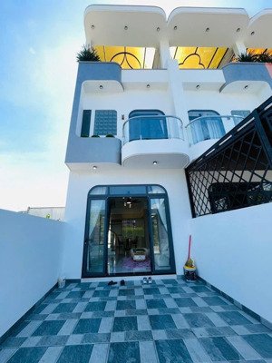 cho thuê nhà mới 3pn đẹp 2 lầu phú mỹ, thủ dầu một full nội thất giá tốt chỉ 15tr/tháng