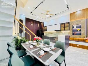 Bán nhà mặt tiền kinh doanh Hồ Bá Kiện - Tô Hiến Thành phường 15 quận 10, DT: 4x10m, giá 13 tỷ