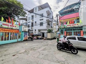 hàng hiếm oto tới cổng - gần ngã tư hàng xanh 36m2 - sát mặt tiền - chỉ 5.7 tỷ + diện tích: 36m2