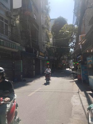 cho thuê nhà riêng trung kính , yên hoà 60m2 4t, ô tô gần làm vp, ở hgd giá 17tr lh 