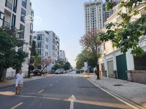 duy nhất căn liền kề khu galaxy hoàn thiện đầy đủ điều hòa âm trần thang máy . giá thương lượng