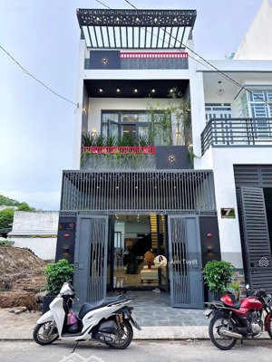 bán nhà 1 trệt, 2 lầu đường hương lộ 2 4x15m giá 1.1 tỉ shr