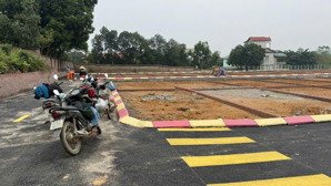 chính chủ bán lô đất nền phú cát , quốc oai dt 100m2 mt 8m sổ đỏ chính chủ lh 