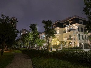 sổ đỏ chính chủ cần bán lại lô góc mộc lan vinhomes greenbay mễ trì lh 