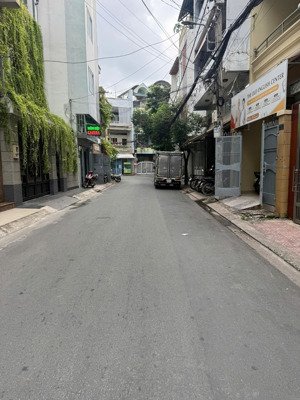 bán gấp nhà riêng tân phú - hẻm xe hơi - 68m2 - thống nhất