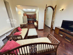 bán nhà trần quốc hoàn, dt60m, mt5m, phân lô, ô tô tránh, kinh doanh