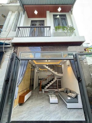 bán nhanh nhà 34m2 nguyễn thị kiểu, q12. xây 1trệt 1lầu. giá 2 tỷ 150. sổ riêng. gần võ trường toản