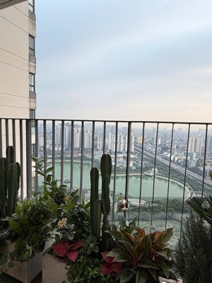 bán căn hộ 3pn vinhomes d''capitale, view hồ cực thoáng, giá 12.x tỷ