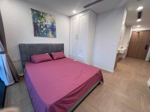 bán căn studio the ninety complex 90 đường láng, đống đa , hà nội full nội thất. lh 