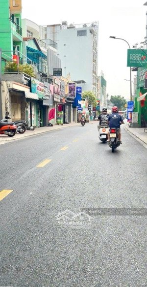 phú nhuận xe hơi vào nhà- khuvip phan đăng lưu - nguyễn thượng hiền
4 tầng 8pn