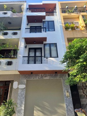 4x16m, 4 lầu, hđ thuê 60tr, nhà mặt tiền hoa hồng, trung tâm phố ẩm thực phan xích long, 21.8 tỷ