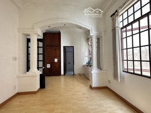 cho thuê phòng trọ quận 7, phòng cho sinh viên và người đi làm, sẵn máy lạnh, máy nước nóng lạnh