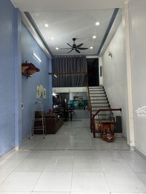 bán nhà 1 trệt 1 lửng + 4 phòng trọ thu nhập 8tr/tháng - đối diện chợ phú chánh c