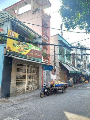 mặt tiền nhà 5m, bàu cát, lạc long quân. 5*12m, 2tầng, 4pn. chỉ 9t,ỷ2.