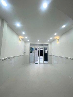 ngay trường học tân trụ tân bình dt: 4 x12 2 tầng 5 ty 6 sổ hồng riêng, pháp lý chuẩn,