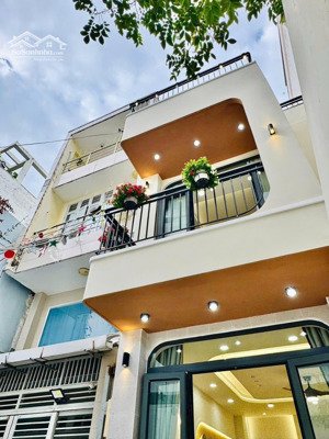 nhà đẹp ở ngay trung tâm phú nhuận - 2 tầng 55m2 - hẻm xe hơi - gần mặt tiền - nhỉnh 7 tỷ