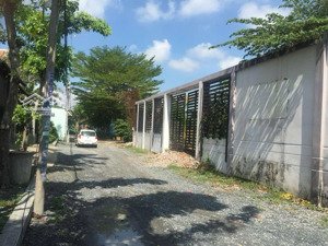 bán gấp 1550m2 đất có 600m2 thổ cư sẵn nhà thô 1hầm, 1trệt, 3lầu. đs 1, p long trường, q9. giá 49tỷ