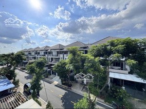 bán biệt thự lavila kiến á dt: 6x18m. dtsd: 219m2. nam sài gòn xã phước kiển ,nhà bè.giá: 16,8 tỷ