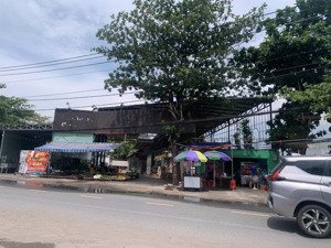 bán gấp 1773m2 đất thổ cư. dt 36x55m lô góc 2 mặt tiền lã xuân oai, p long trường, q9. giá 103tr/m2