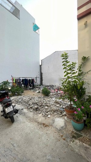 đất 2/ hẻm 1/. đường số 14. đi lê văn quới vào. hẻm 6m ngang 10m x 9m. full thổ cư