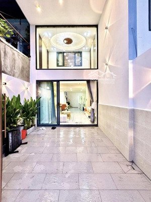 bán nhà đẹp gần phạm văn đồng - 60m2 - sát bình thạnh - 5 tầng full nội thất - 8.x tỷ tl
