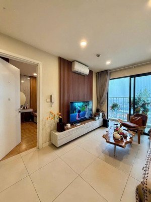 chính chủ gửi bán căn 2pn/ 84m2/ 11.3 tỷ, full nt, sẵn sổ, sẵn kh thuê, view trực diện hồ tây