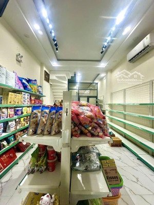 tòa nhà to cao-đường lớn-thuê cao giá tốt- bán nhà 4x30-5tầng thang máy- mt đường bình long tân phú