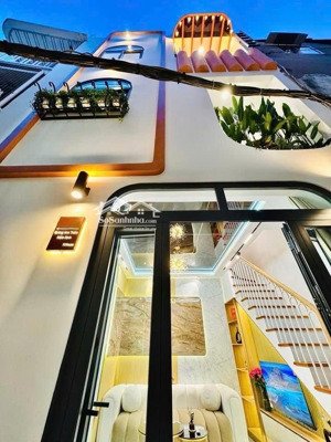 giá cực tốt tại trung tâm bthạnh - nhà đẹp hoàng hoa thám - 3 tầng 2 pn 3 wc dtsd 60m2 hoàn công đủ