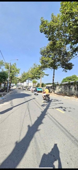 bán nhà mặt tiền nhựa nguyễn đình chiểu, 1 trệt 3 lầu, có sân ô tô full nội thất