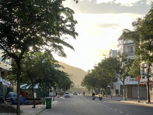 duy nhất 1 lô mặt tiền kinh doanh đường chính số 7 rộng 22m tại kđt hà quang 2, giá 85tr/m2