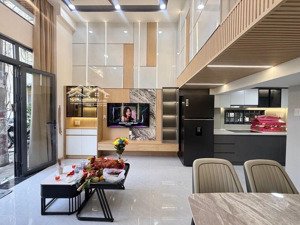 ngay điện biên phủ- trường sa, giáp q1, hẻm xe hơi thông, nhà mới gần 40m2, 4 tầng, nhỉnh 7.x tỷ.