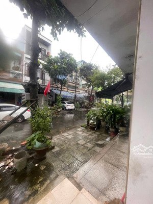 bán nhà đường hóa sơn 3. gần sông. sạch sẽ yên tĩnh. đối lưng đường thăng long. giá chỉ 6,7 tỷ.