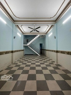 nhà 2 tầng nguyễn văn linh kiệt thông hoàng diệu và nguyễn hoàng vị trí vàng cách đường vài b