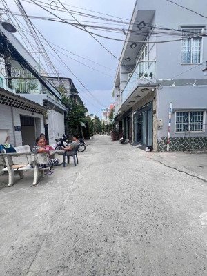 nhà 3 tầng 65.8 mét (4x17) - ôtô trong nhà - 4pn,5wc - đào tông nguyên, nhà bè - nhỉnh 5 tỷ xíu