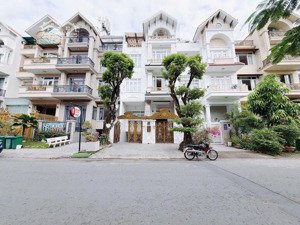 biệt thự đã ra sổ chỉ 48.5 tỷ. mt đường số 53a 16 x 19m. cn 291.19m2. hầm 3 tầng. hđt: 150tr/tháng