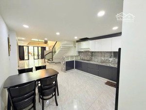 bán nhà đường tiên sơn 18. khu vực trung tâm tp. gần 2/9. giá hợp lý.