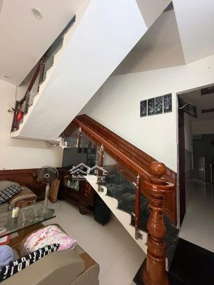 bán nhà 22 nguyễn quang bích. gần trục 30/4. khu vực sầm uất, an ninh tri thức. giá tốt.