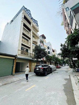 bán nhà thạch bàn ,60m, thang máy, vỉa hè, đường 12m , kinh doanh đa dạng,18xty