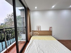 bóc tem studio mới tinh full nội thất tại hoàng quốc việt sát đại học sư phạm , đại học quốc gia