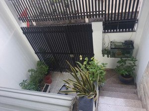 siêu vị trí-dt:4 x 16,2m-5 tầng chỉ 13,3 tỷ khu biệt thự sang nhất lê quang định p,5 bt nhà đẹp mới