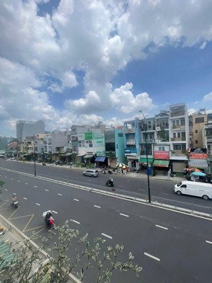 mt dương quảng hàm - trục đường sầm uất bậc nhất. giá 13,8 tỷ tl