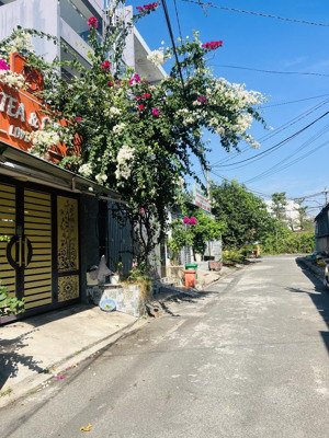 chỉ 4 tỷ 8 bán nhà đường tô kí , ngang 5m nhà 2 lầu có mặt tiền vừa ở vừa kinh doanh .