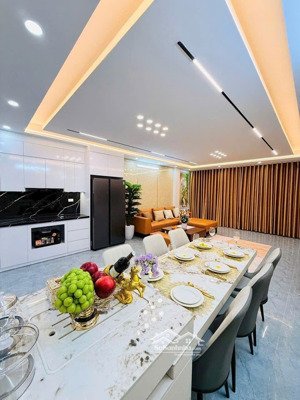 bán nhà trục chính liền kề yên nghĩa - hà đông _kinh doanh.
dt: 50m - mặt tiền: 5m.