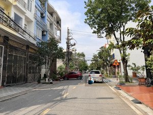 mặt đường đào nhuận 90m2 ngay sau chung cư gamuda đang xây dựng